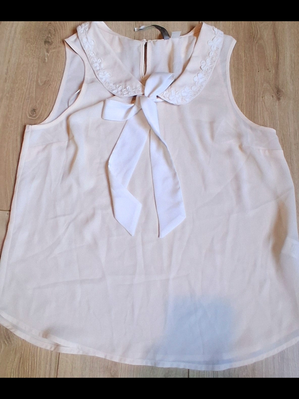 LC Lauren Conrad  Cream Sleeveless Bow-Collar Camisole